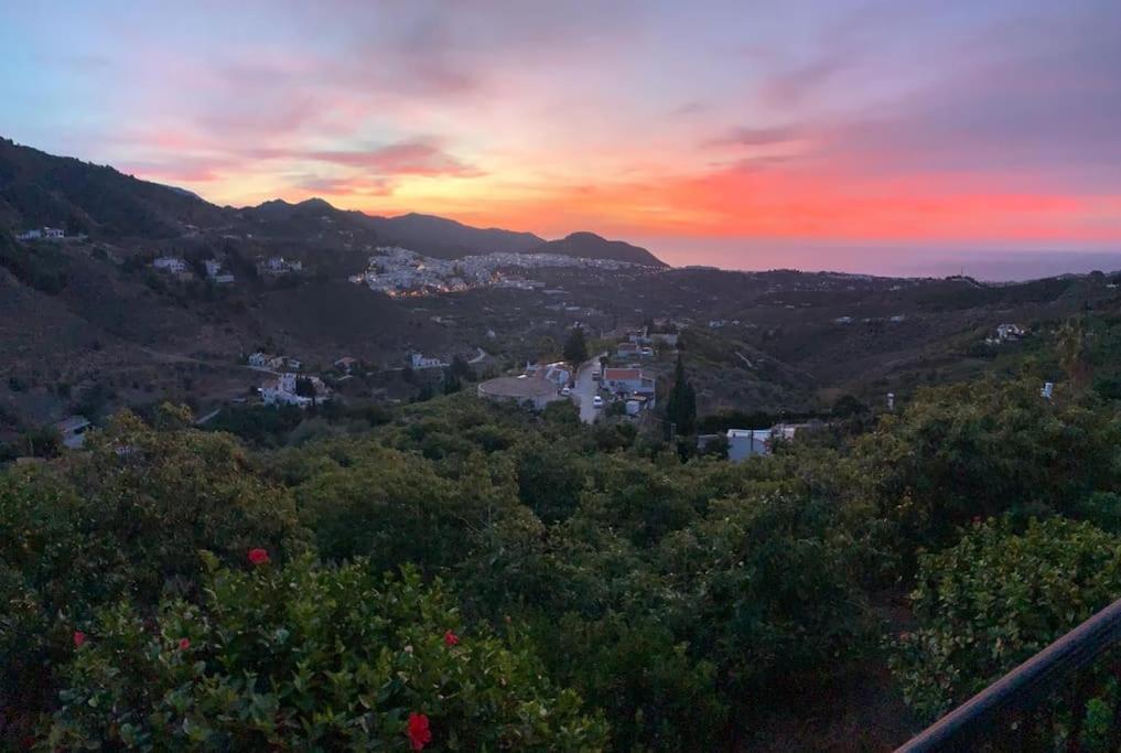 Villa En Frigiliana Con Piscina, Jacuzzi Y Espectaculares Vistas Extérieur photo